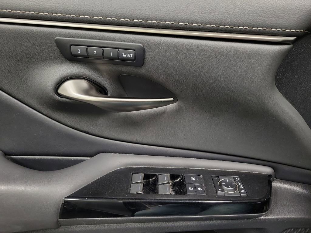 Used 2023 Lexus ES 250 w/ Premium Package image 19