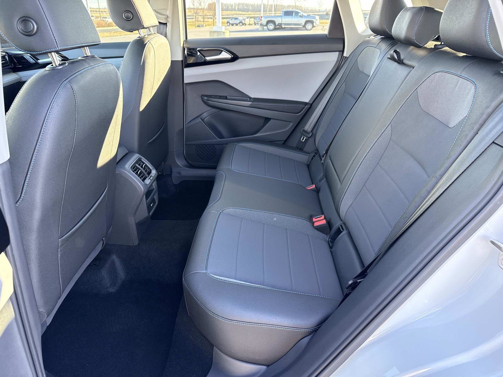 Used 2024 Volkswagen Taos SE image 22