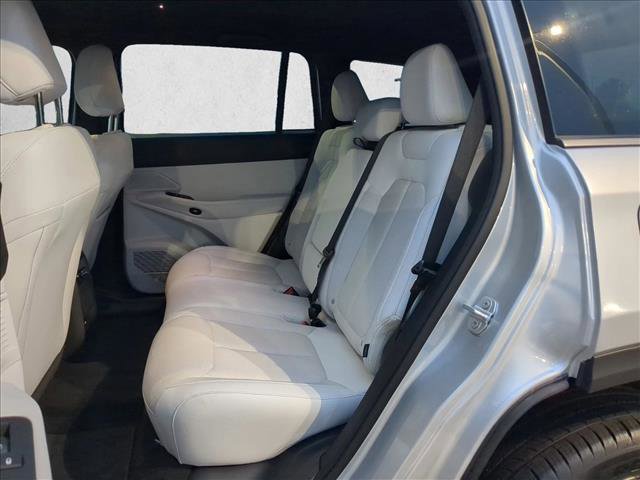 New 2026 Jeep Cherokee Laredo image 15