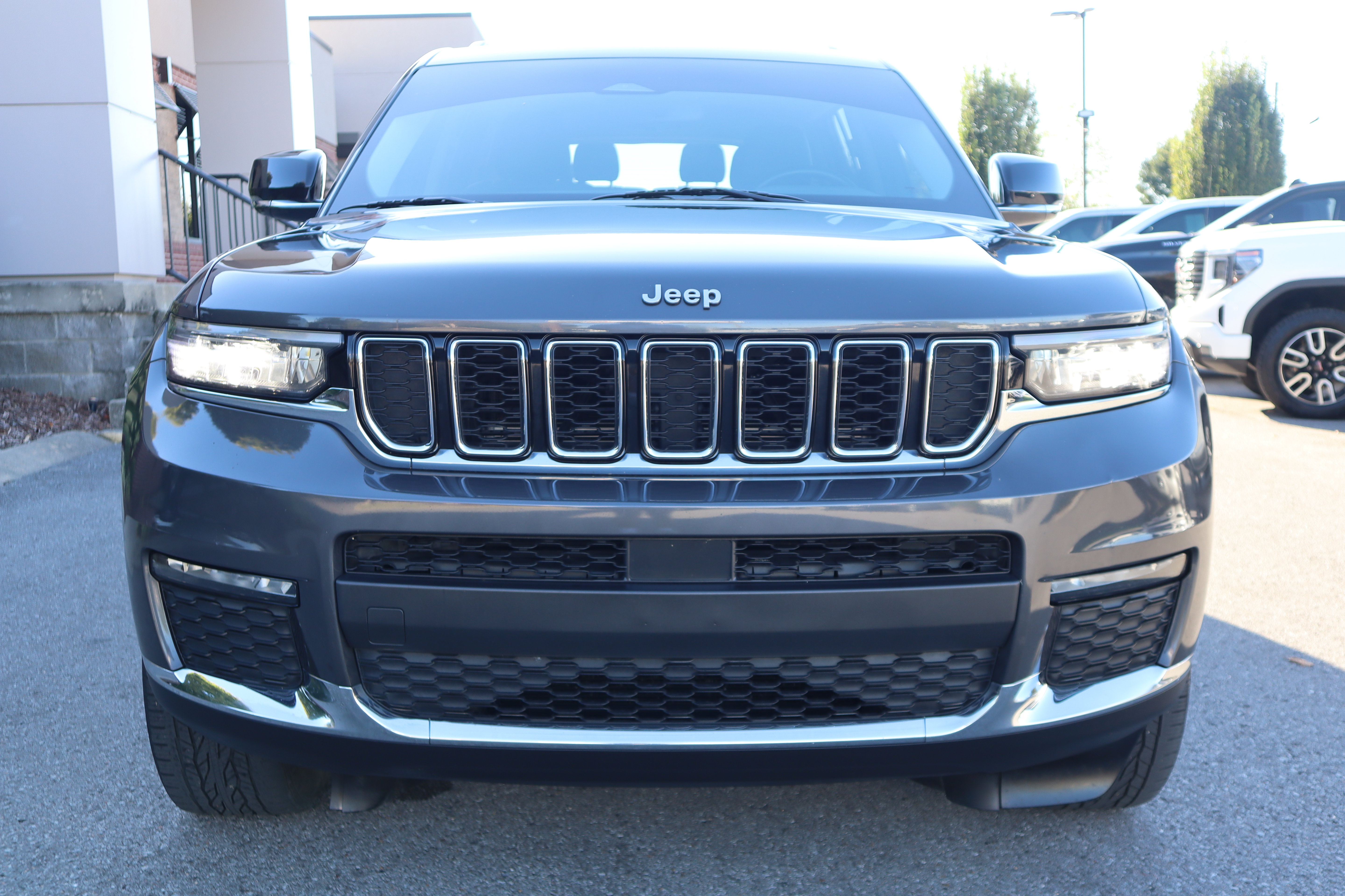 Used 2021 Jeep Grand Cherokee L Limited AWD/4WD image 4