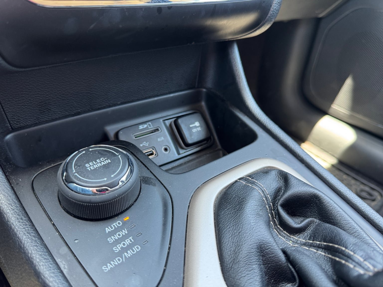 Used 2017 Jeep Cherokee High Altitude AWD/4WD image 24