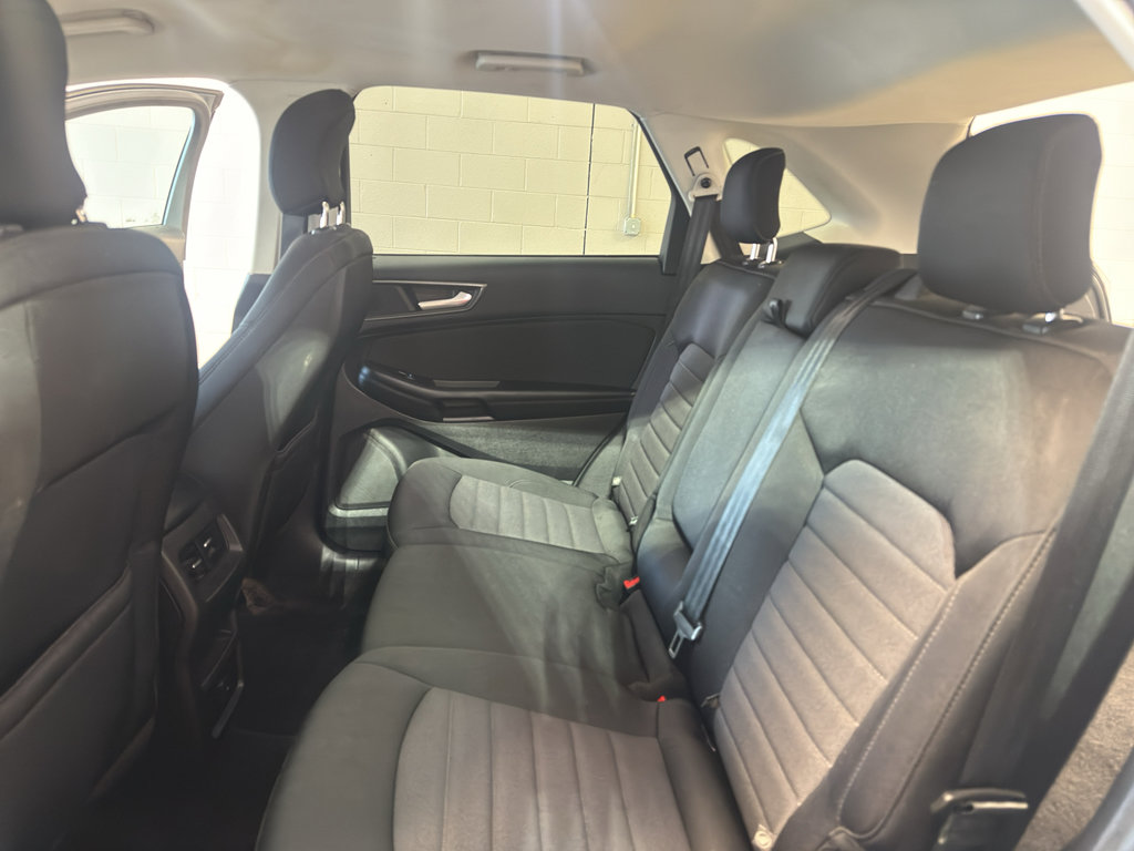 Used 2016 Ford Edge SE image 27