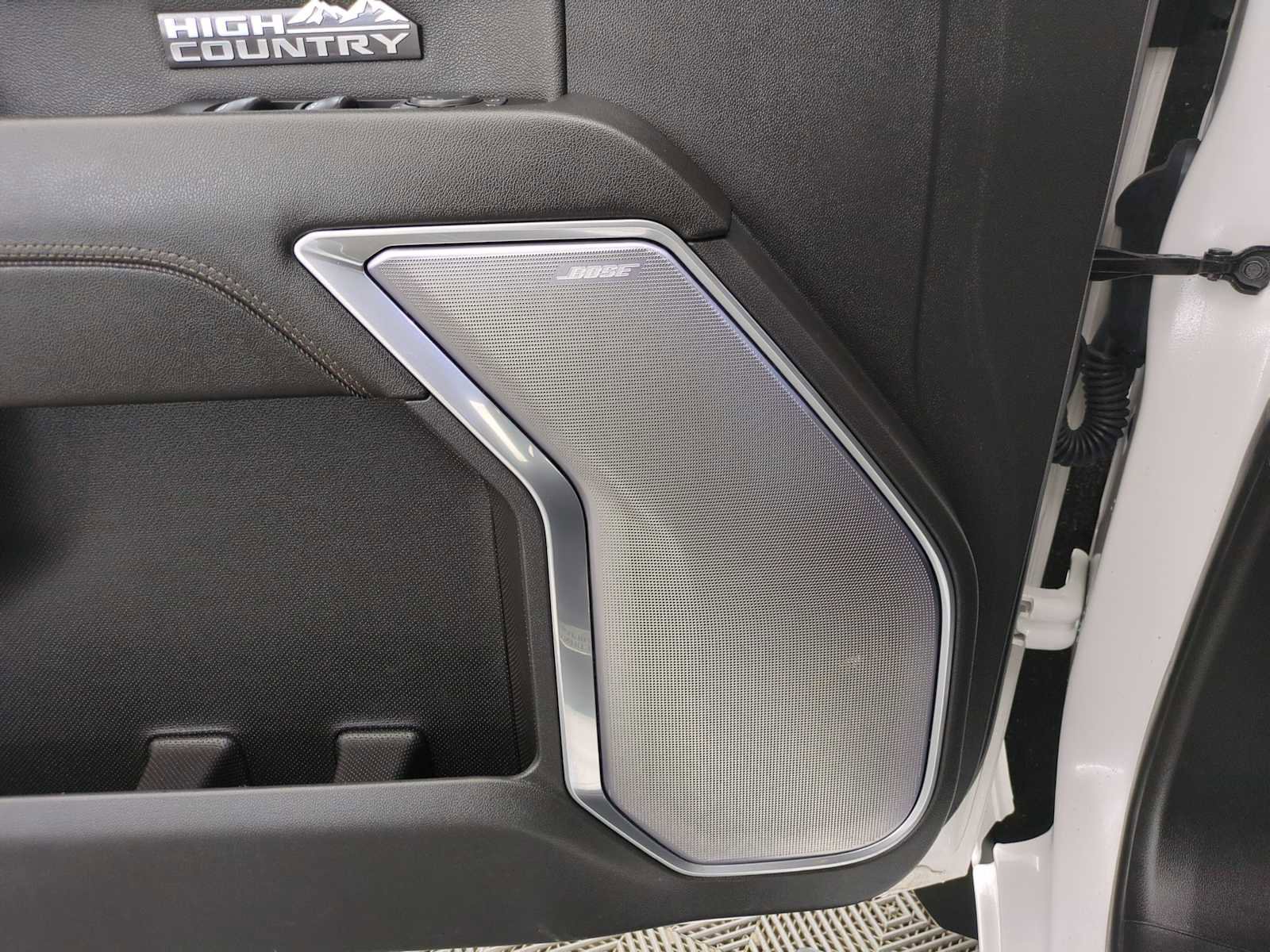 Used 2024 Chevrolet Silverado 1500 High Country w/ High Country Premium Package AWD/4WD image 29