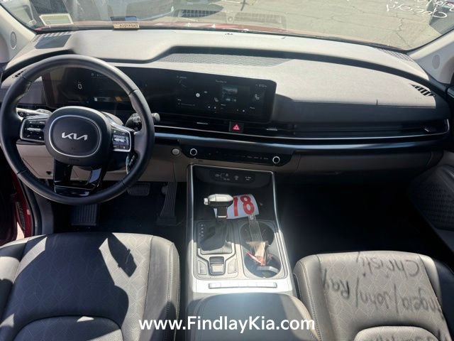 Used 2025 Kia Carnival FWD image 7