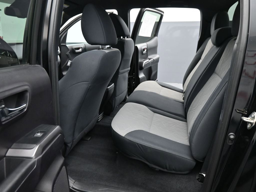 Used 2020 Toyota Tacoma TRD Off-Road AWD/4WD image 16