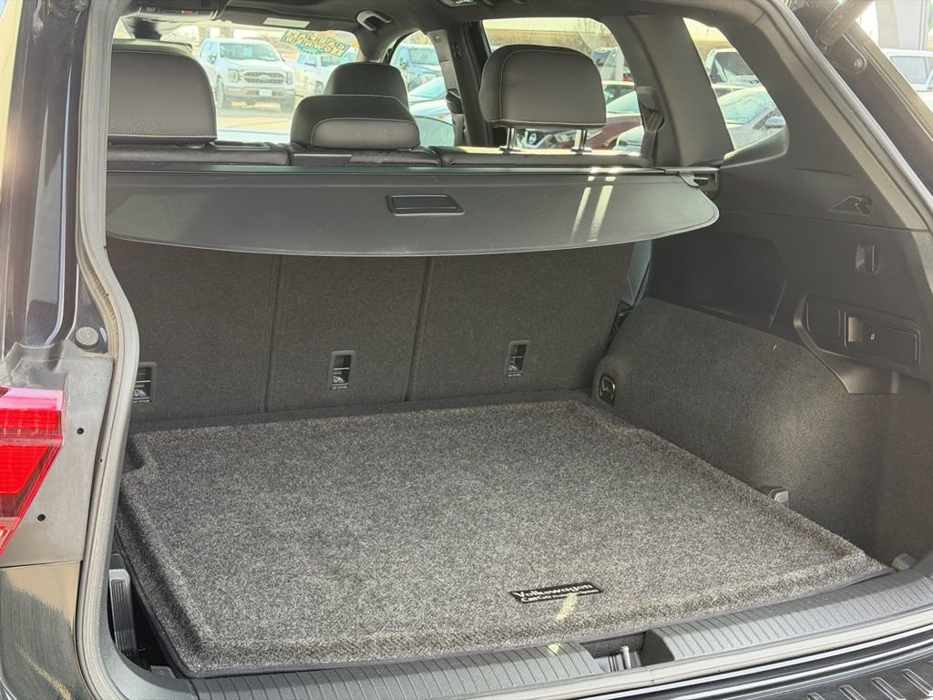 Used 2022 Volkswagen Tiguan SEL R-Line image 7