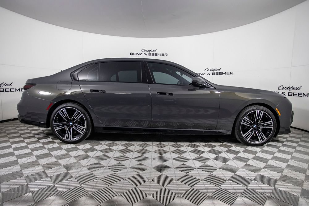 Used 2023 BMW 760i xDrive AWD/4WD image 11