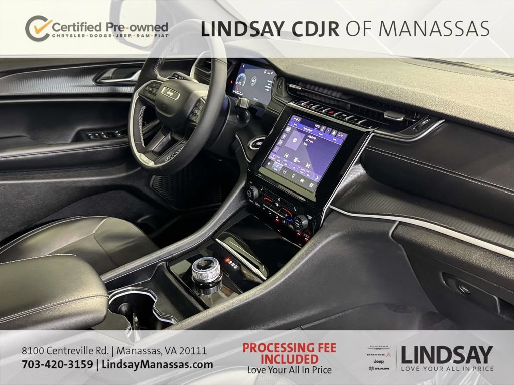 Certified 2025 Jeep Grand Cherokee Altitude AWD/4WD image 12