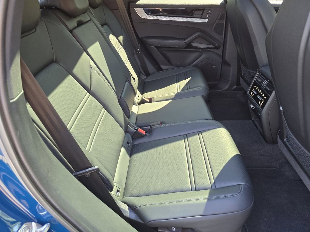 Used 2026 Porsche Cayenne S AWD/4WD image 41