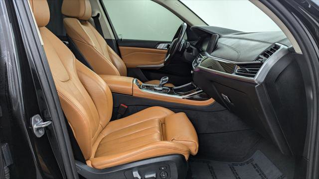 Used 2019 BMW X7 xDrive40i w/ Cold Weather Package image 24