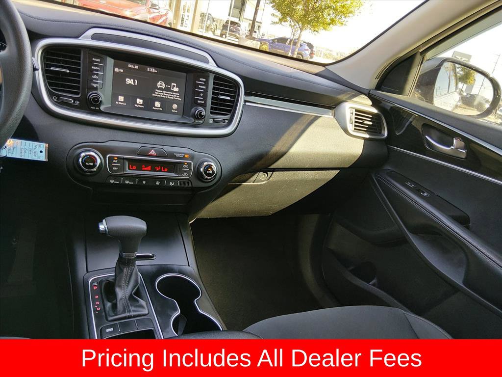 Used 2019 Kia Sorento FWD V6 image 11
