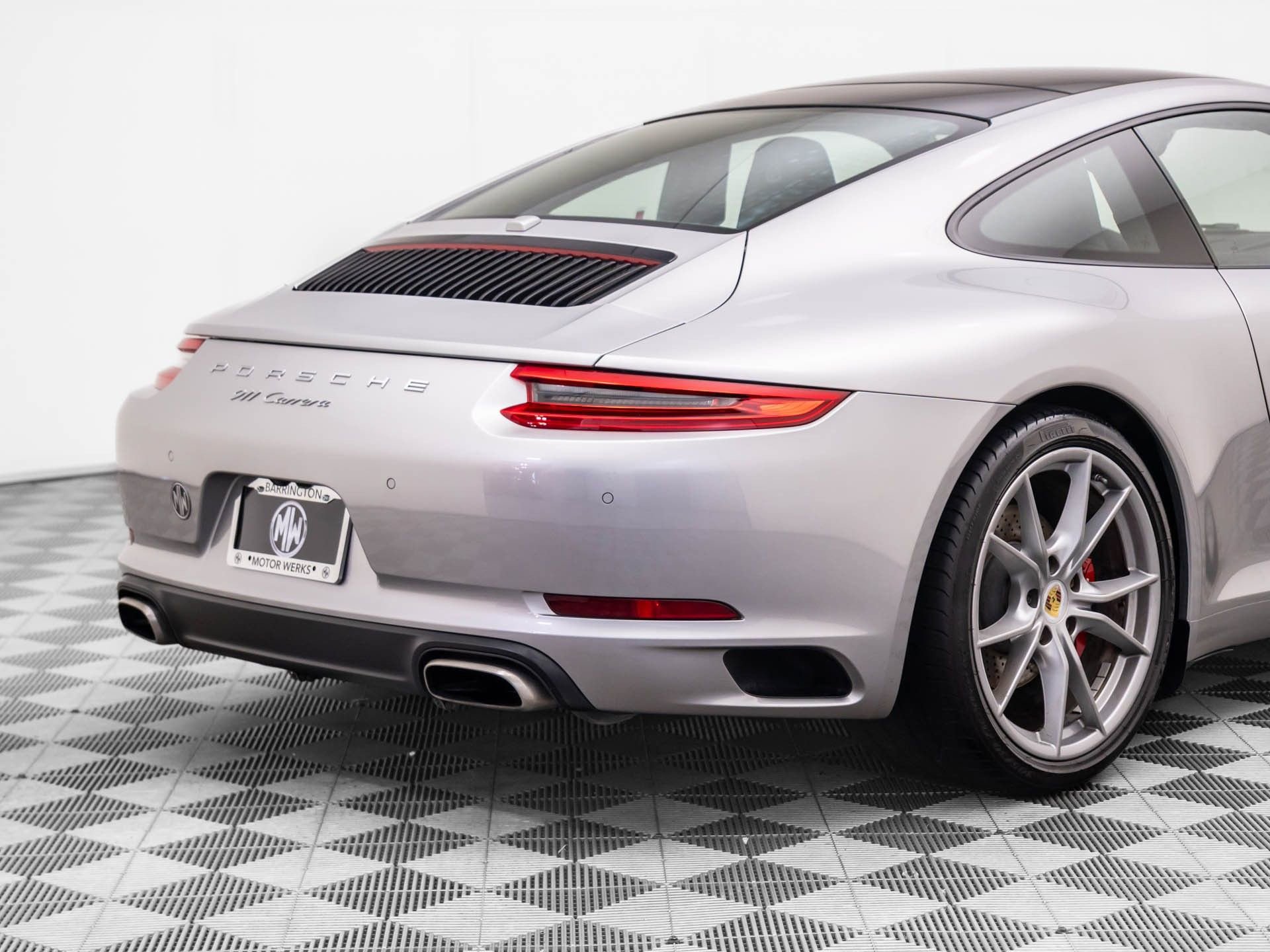 Used 2017 Porsche 911 Carrera image 32