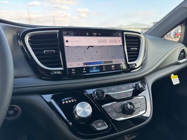 New 2026 Chrysler Pacifica Select image 17