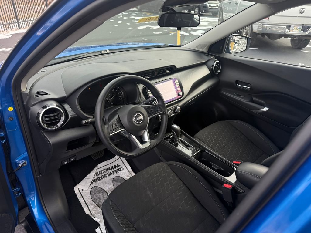 Used 2023 Nissan Kicks SV image 9