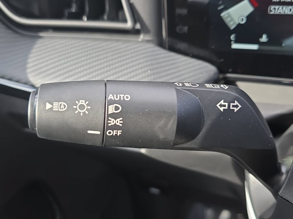 New 2026 Nissan Kicks SR w/ SR Premium Package FWD image 28