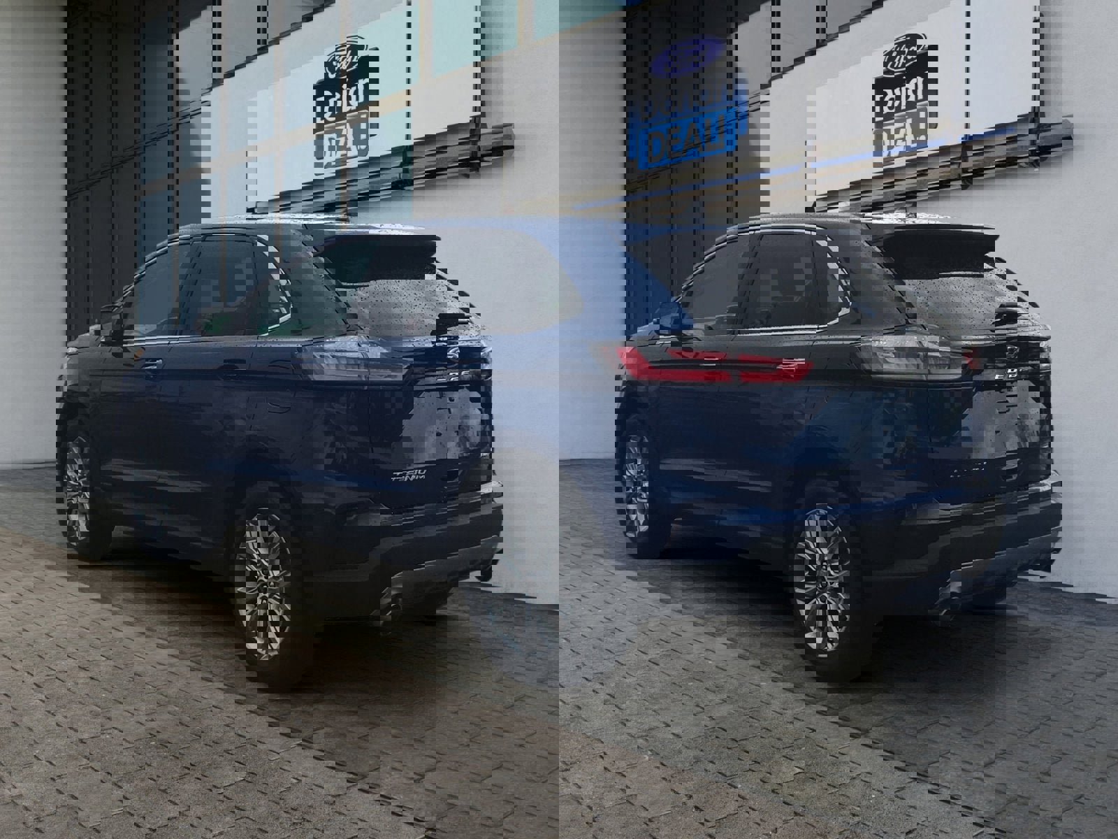 Used 2023 Ford Edge Titanium w/ Equipment Group 301A image 5