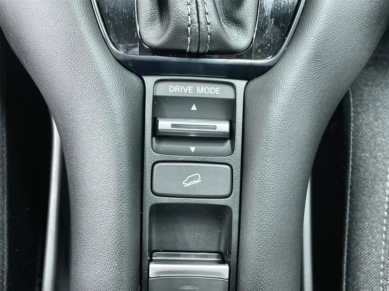 New 2026 Honda HR-V LX image 18