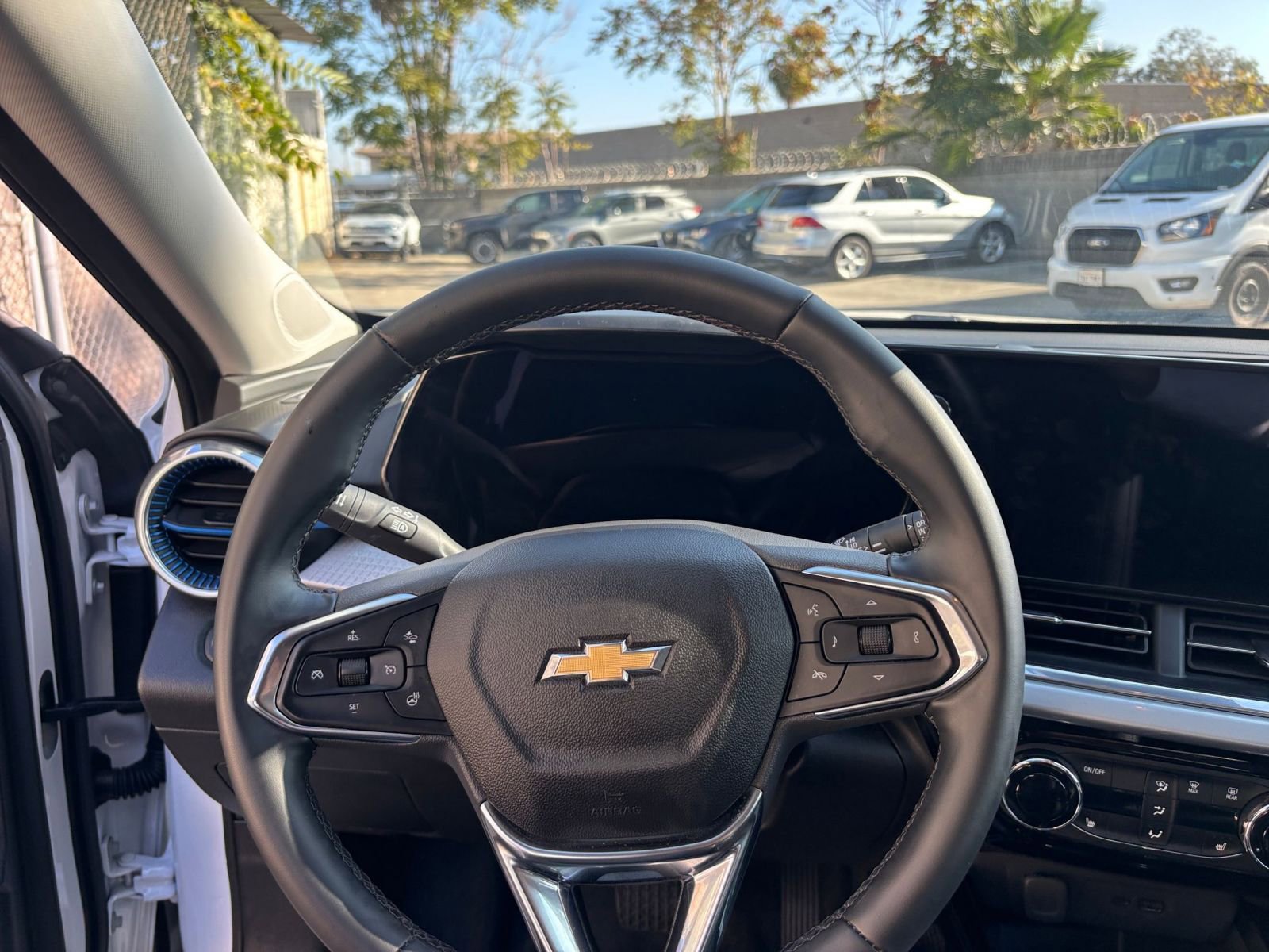 Used 2025 Chevrolet Trax LT w/ LT Convenience Package image 34