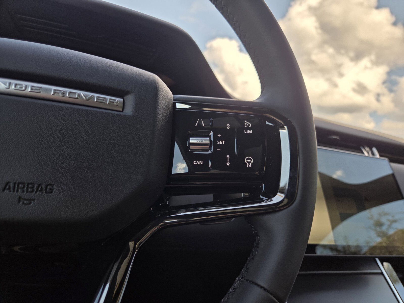 New 2026 Land Rover Range Rover Evoque S image 24