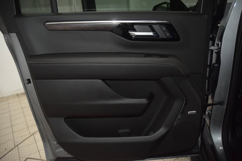 New 2026 Chevrolet Suburban Premier AWD/4WD image 47