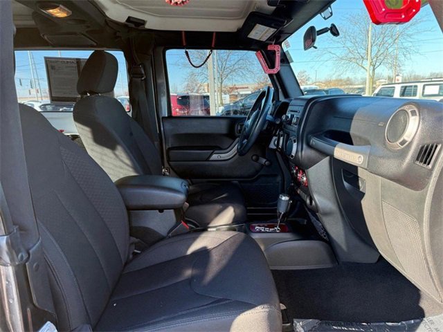 Used 2018 Jeep Wrangler Sport image 10