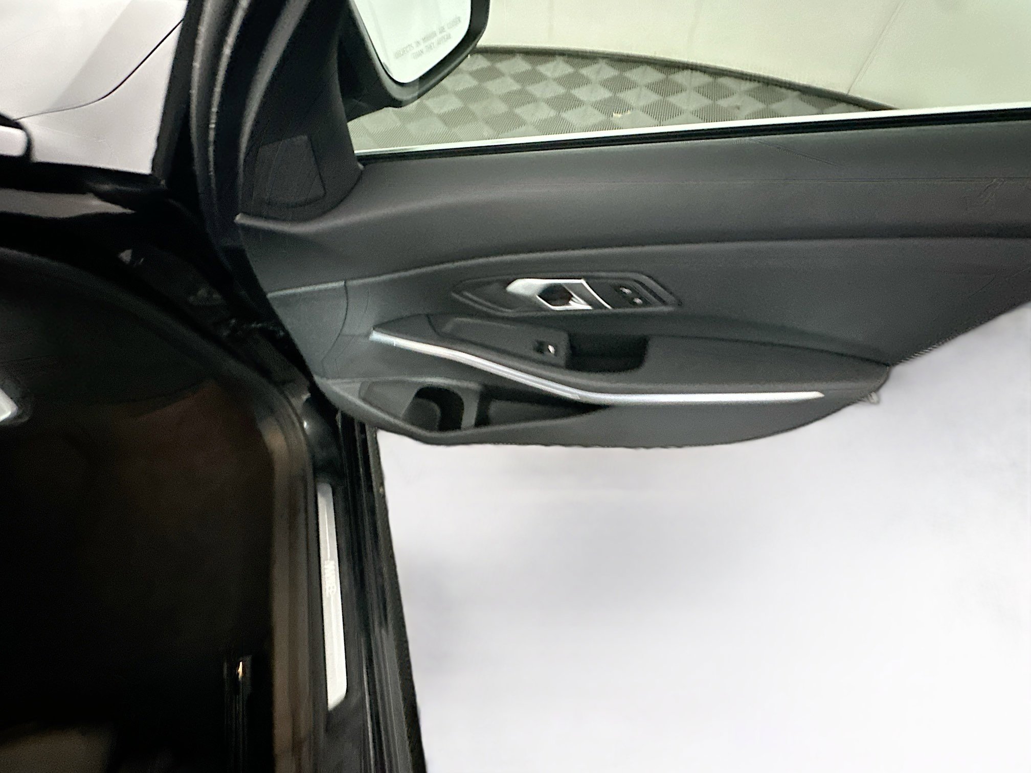 Used 2025 BMW 330i Sedan image 31