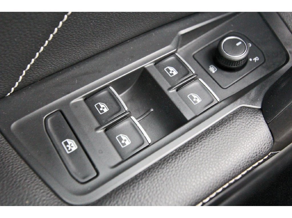 Used 2022 Volkswagen Tiguan SE R-Line FWD image 24