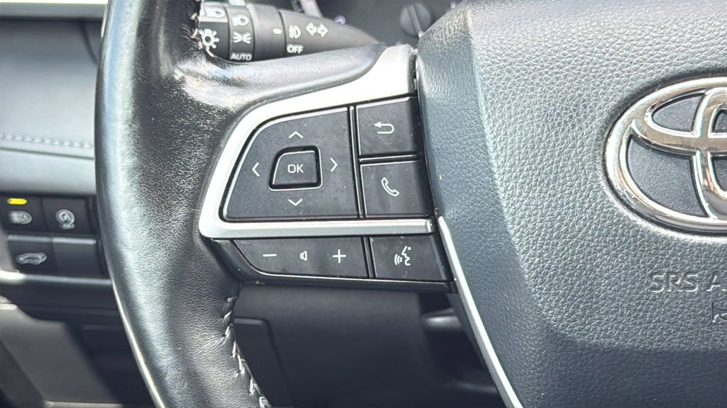 Used 2023 Toyota Highlander XLE image 21