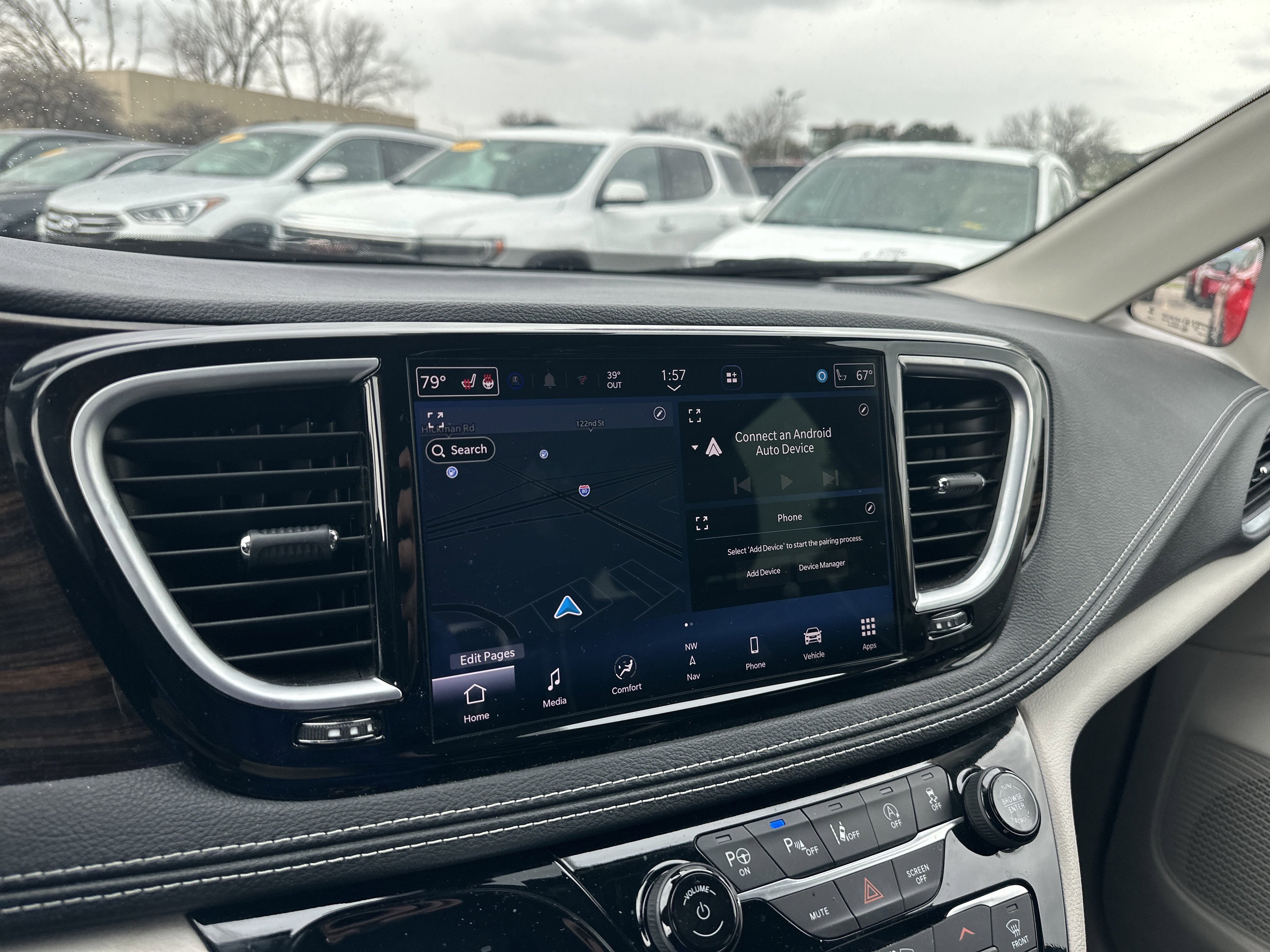 Used 2023 Chrysler Pacifica Limited image 28