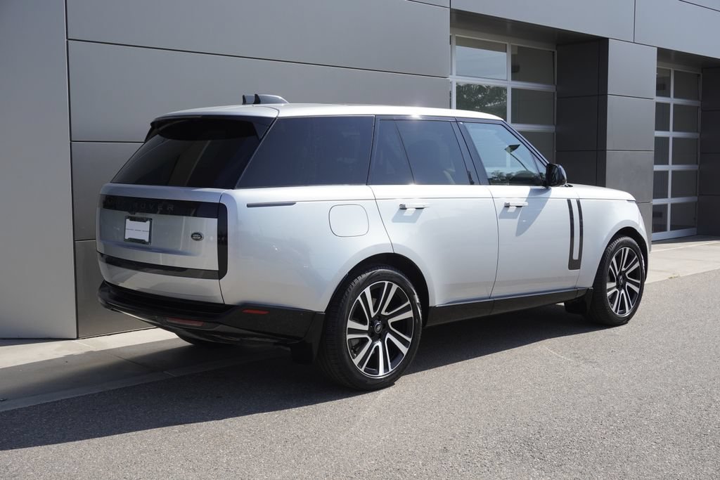 Used 2023 Land Rover Range Rover SE AWD/4WD image 4