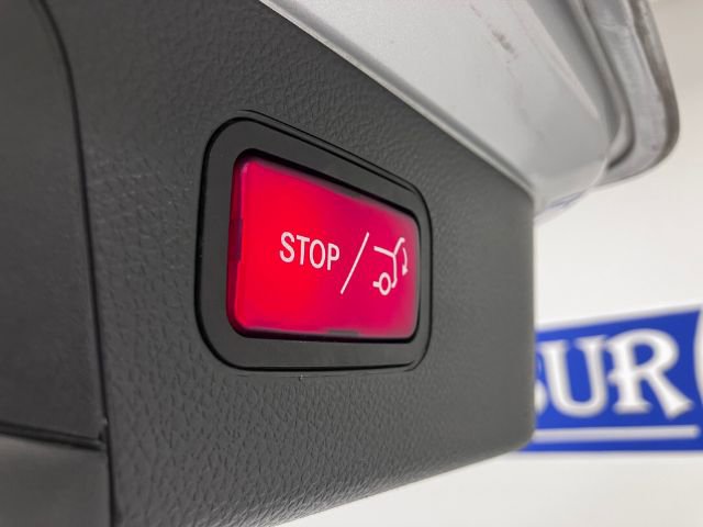 Used 2017 Mercedes-Benz GLC 300 4MATIC image 40