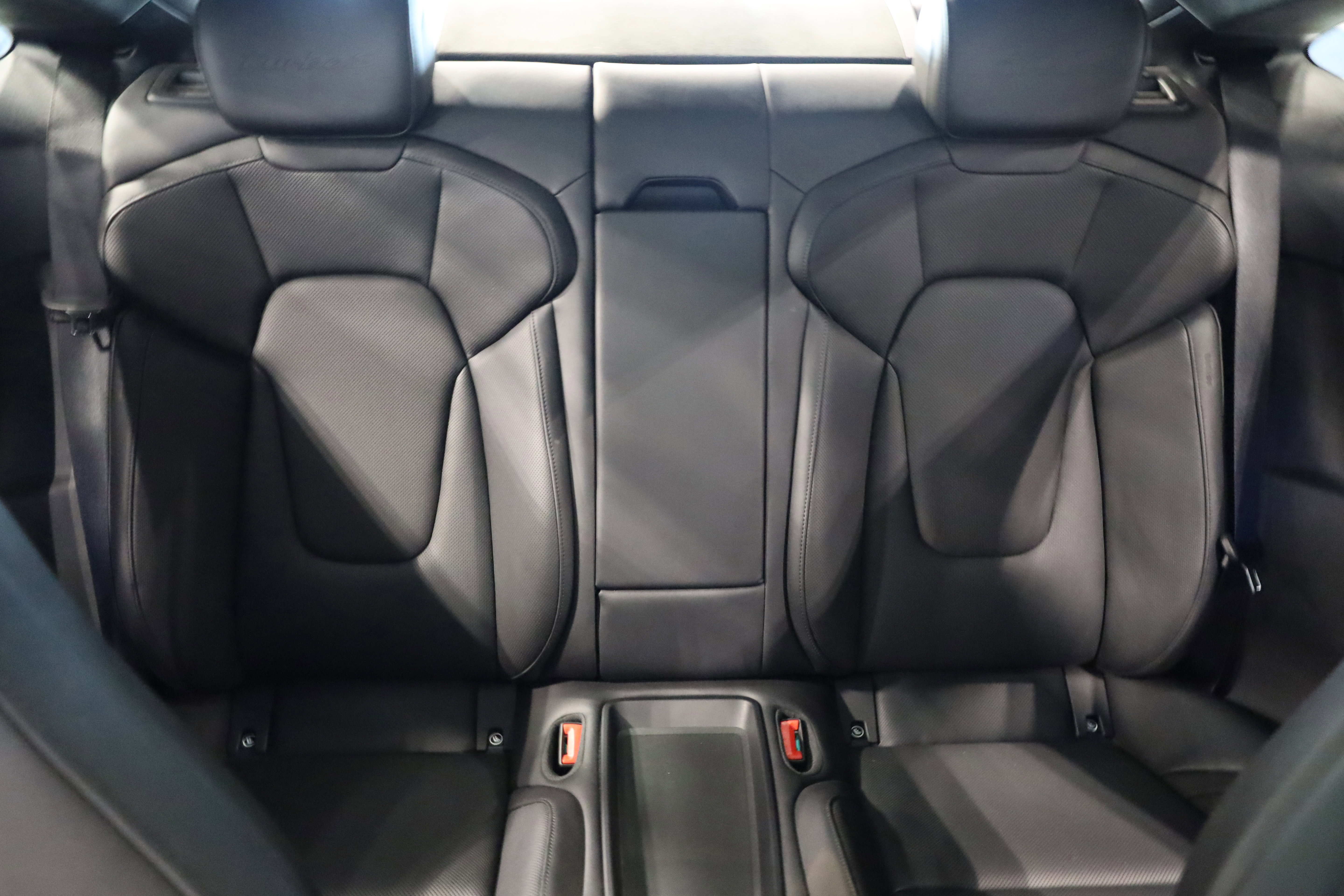 Used 2020 Porsche Taycan Turbo S image 35