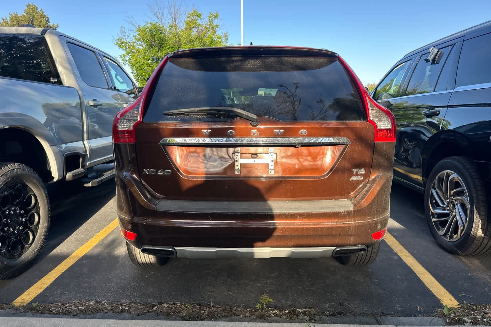 Used 2016 Volvo XC60 T6 w/ Protection Package AWD/4WD image 5