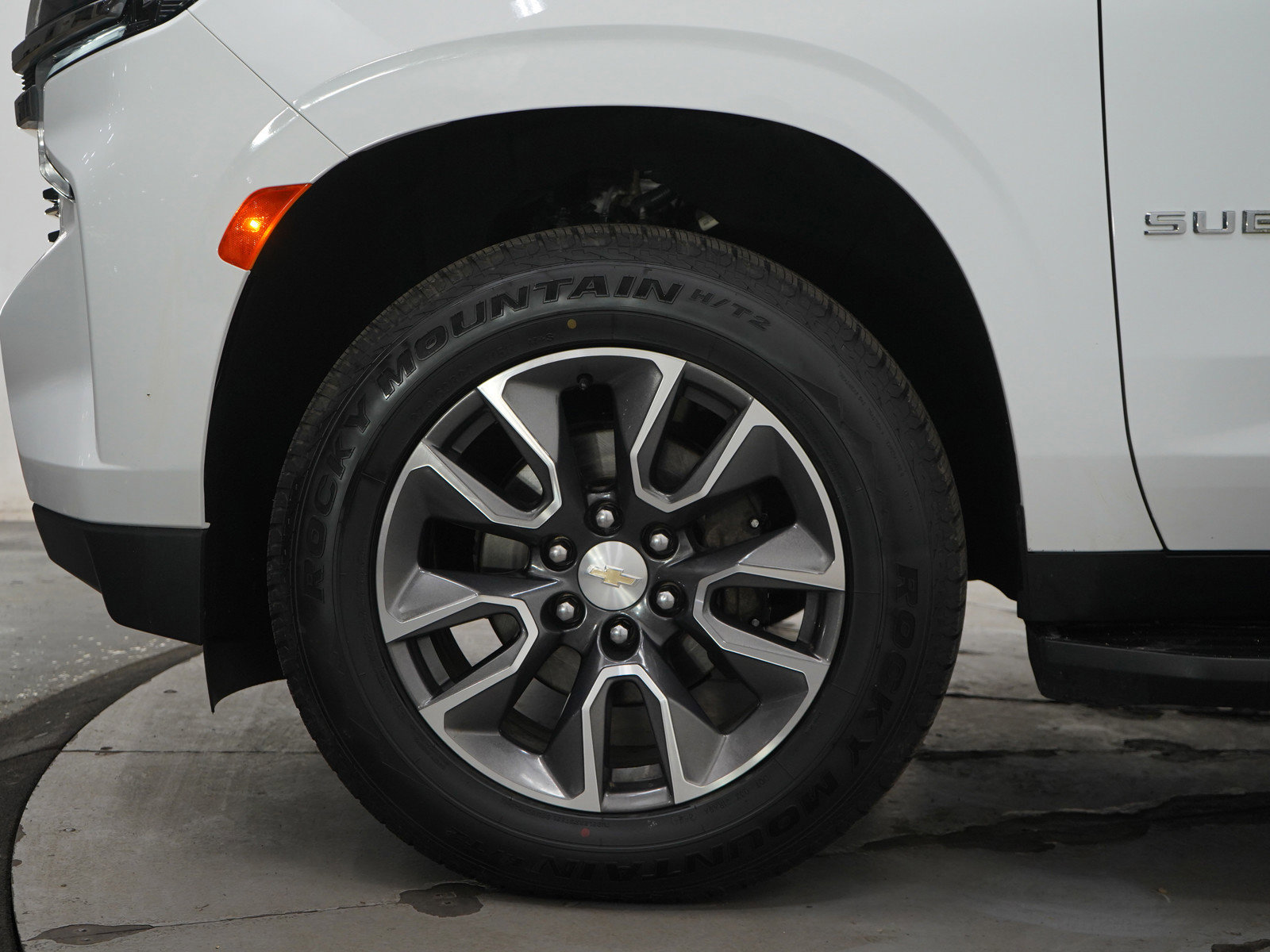 Used 2021 Chevrolet Suburban LT image 31