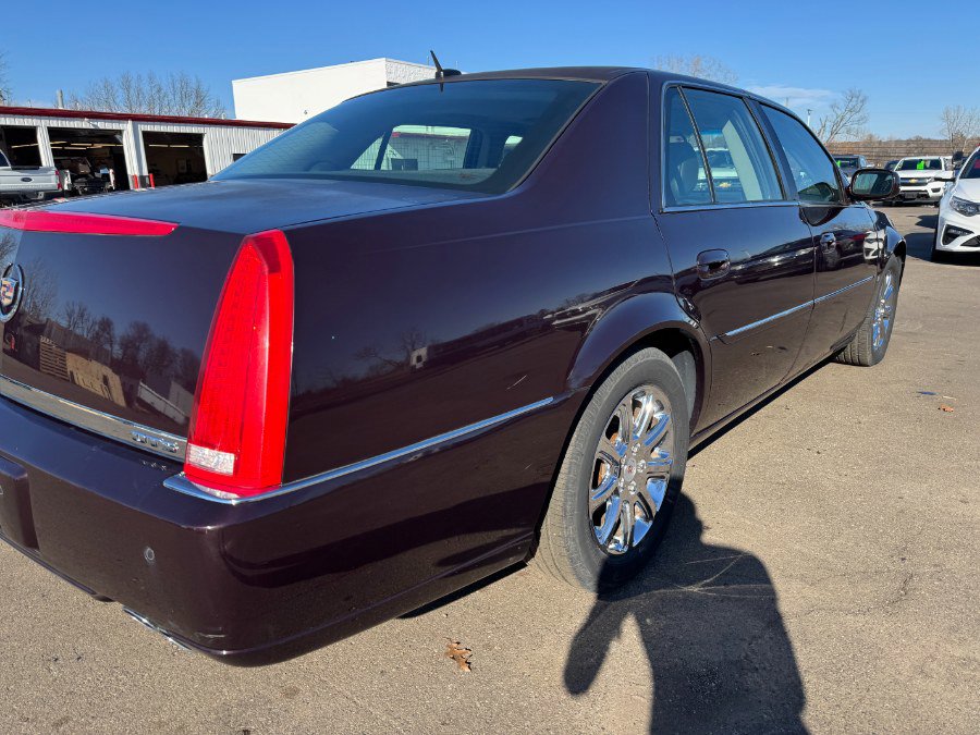 Used 2008 Cadillac DTS w/ Sun And Sound Package FWD image 11