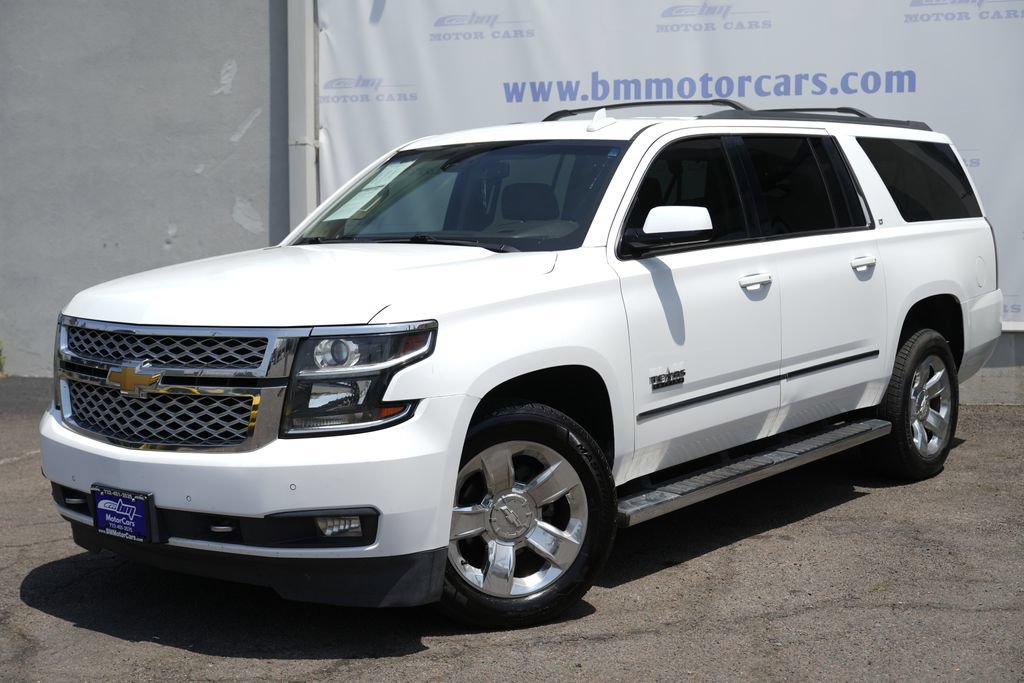 Used 2018 Chevrolet Suburban LT w/ LT Signature Package RWD image 2