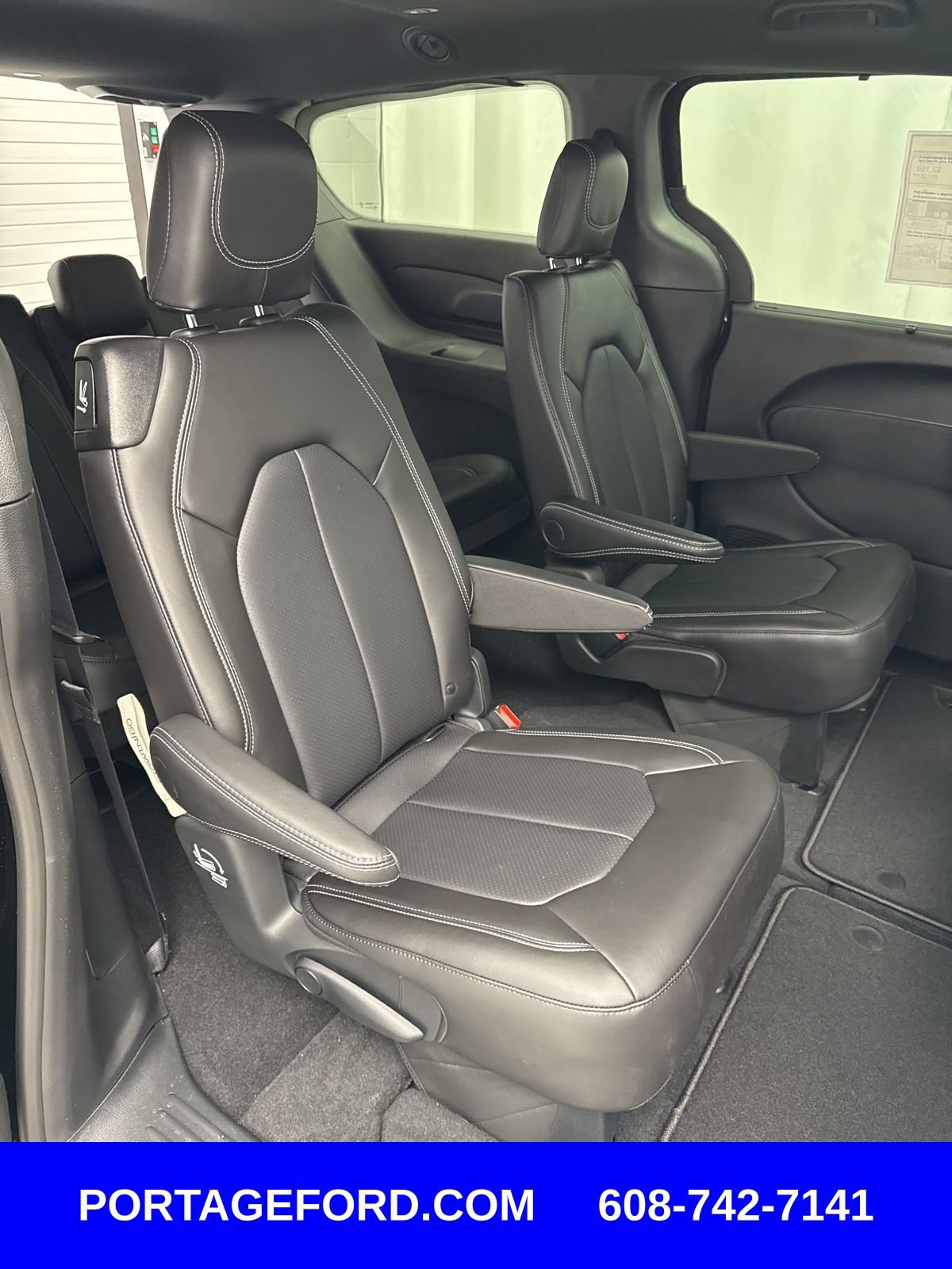 New 2026 Chrysler Pacifica Select w/ S Appearance Package FWD image 32