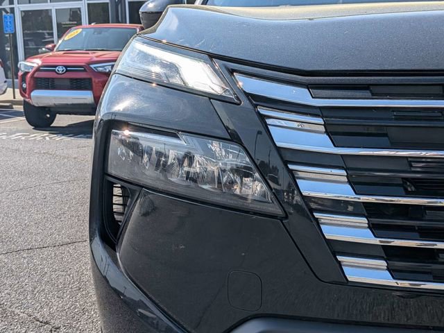 Used 2024 Nissan Rogue SV w/ SV Premium Package image 10