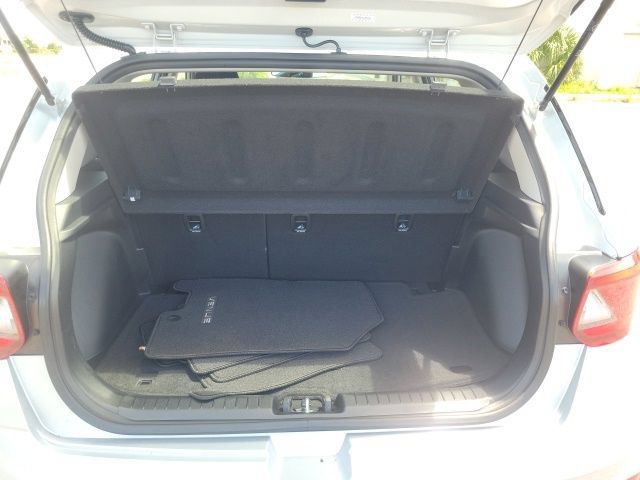 Used 2020 Hyundai Venue SE FWD image 7