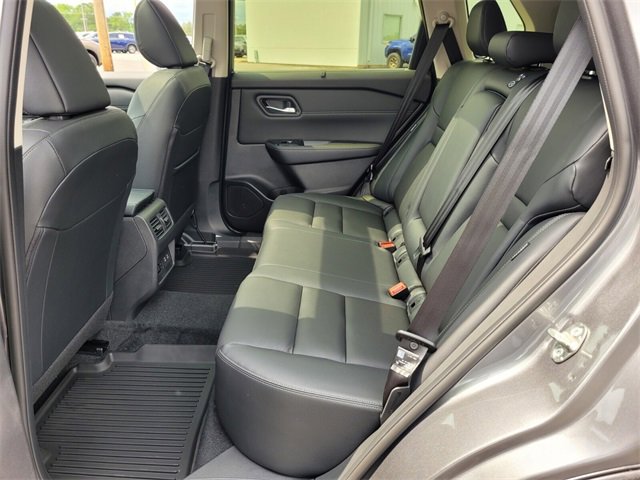 New 2025 Nissan Rogue SL w/ Tech Package image 7