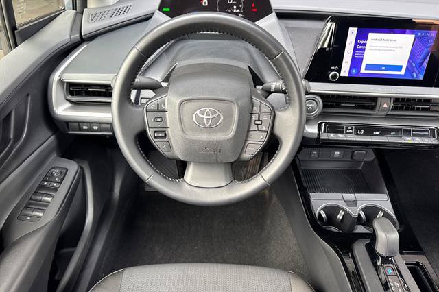 Used 2025 Toyota Prius LE FWD image 15