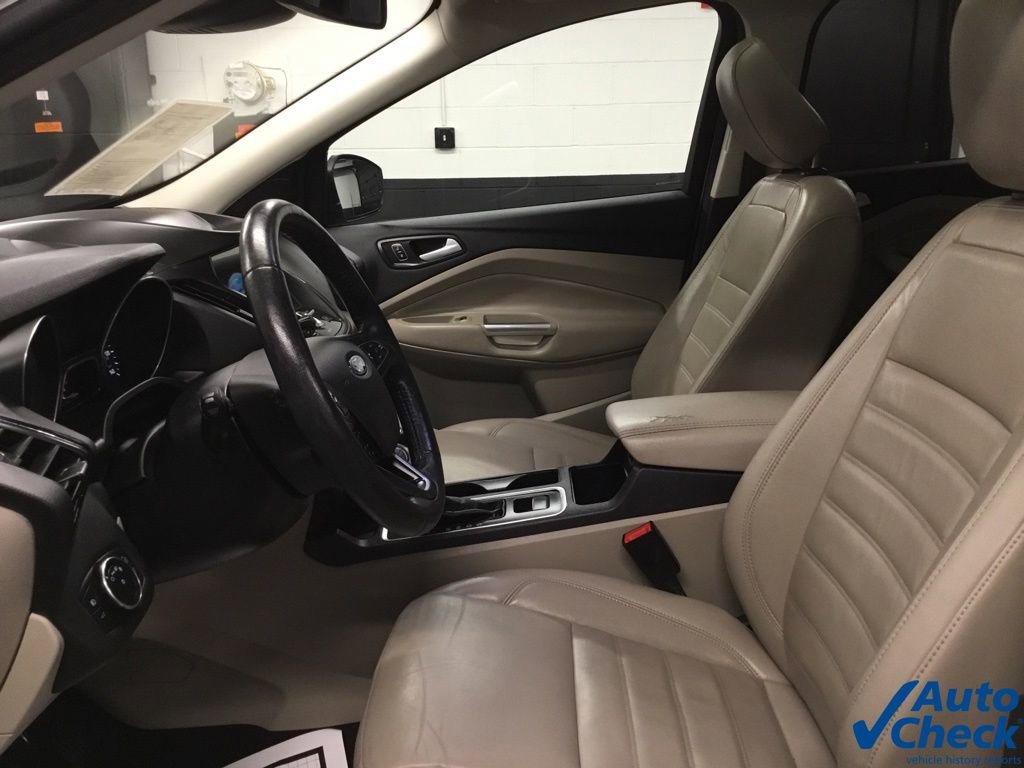 Used 2019 Ford Escape Titanium image 25