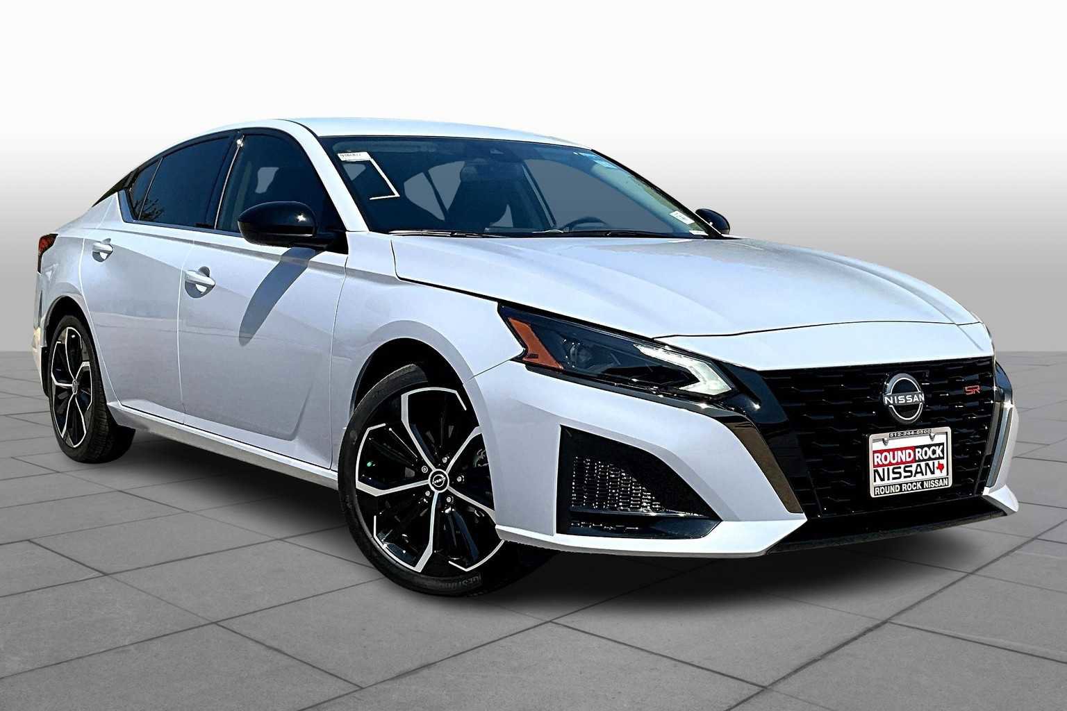 New 2025 Nissan Altima 2.5 SR image 2