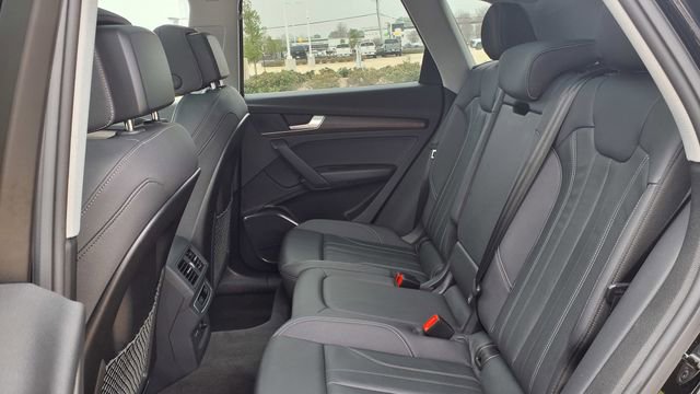 Used 2024 Audi Q5 2.0T Premium w/ Convenience Package image 19