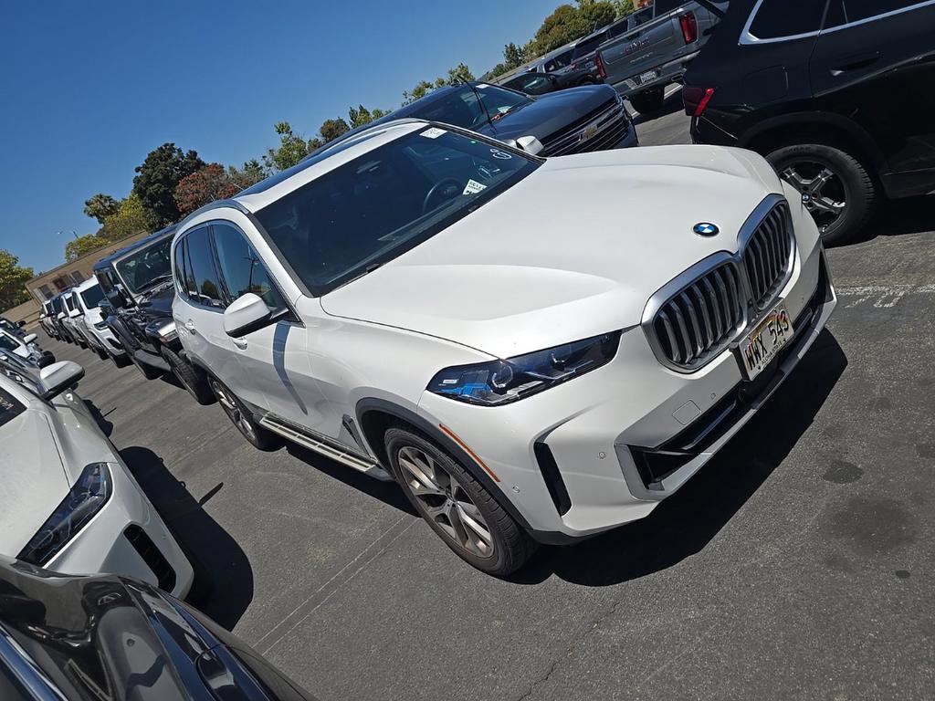 Used 2024 BMW X5 xDrive40i AWD/4WD image 2