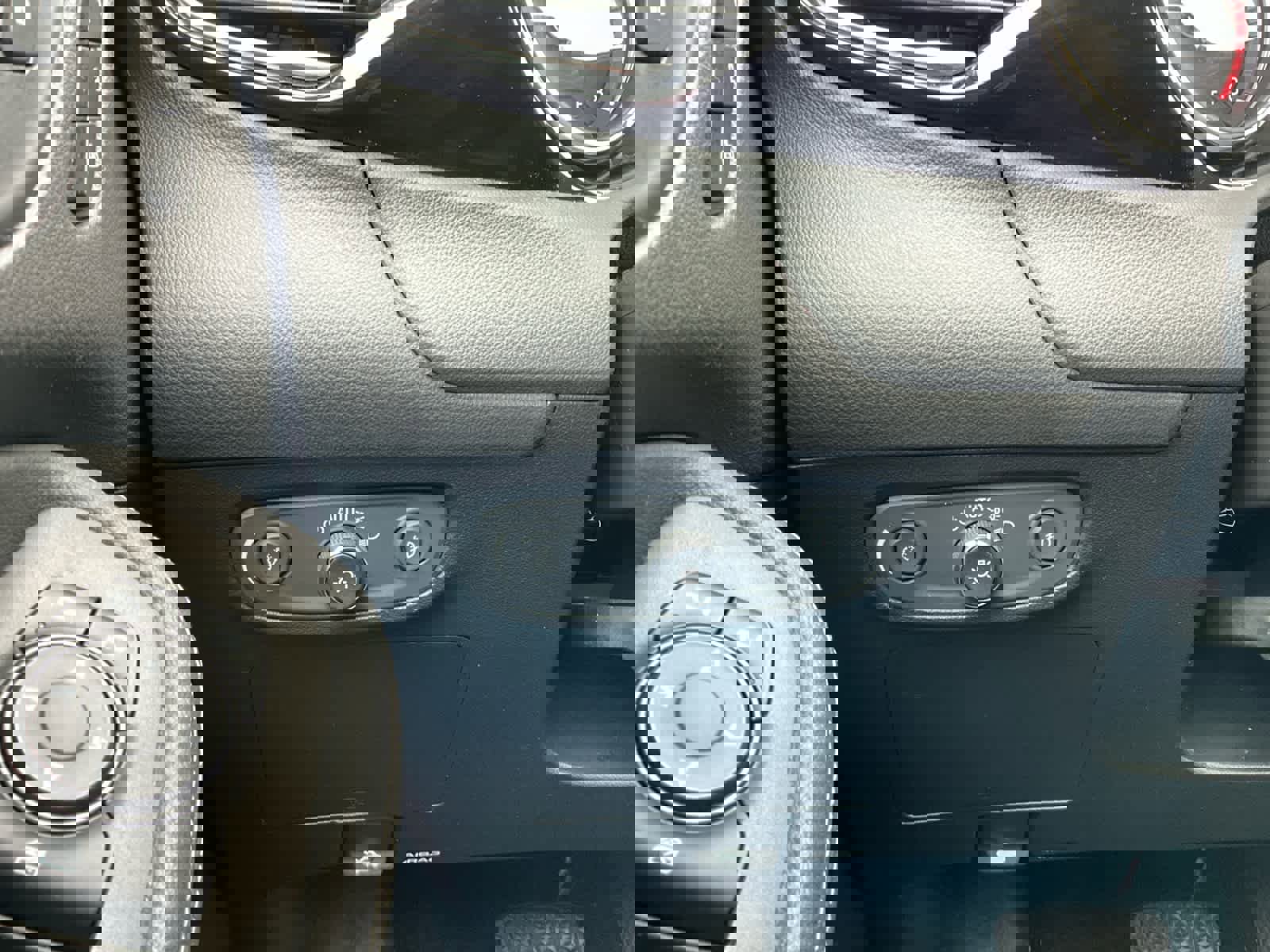 Used 2020 Buick Encore GX Essence image 18