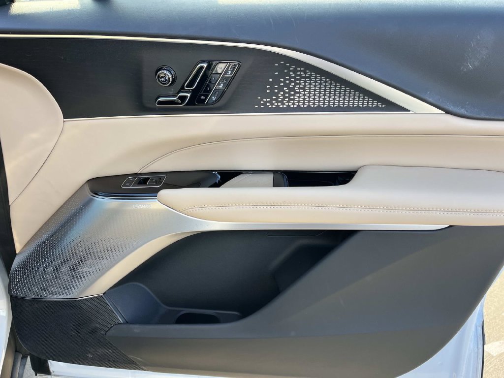 Certified 2026 Cadillac Lyriq Signature Luxury w/ Nappa Leather Package AWD/4WD image 27