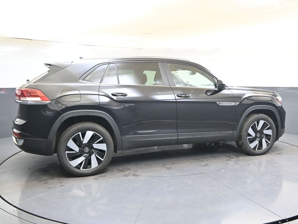 Certified 2025 Volkswagen Atlas Cross Sport SE image 6