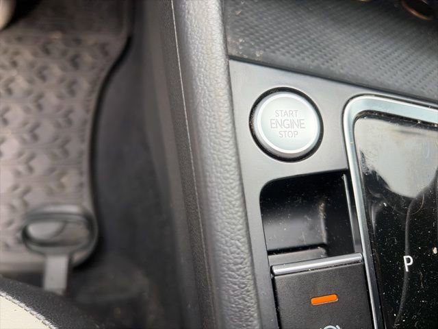 Used 2019 Volkswagen Jetta R-Line image 10