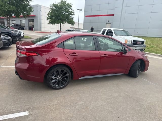 Used 2023 Toyota Corolla SE w/ SE Package FWD image 3